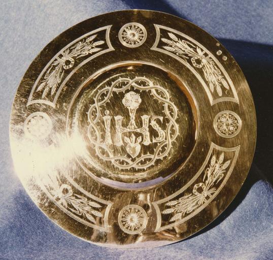 patène, argent - © Ministère de la Culture (France), Médiathèque du patrimoine et de la photographie (objets mobiliers), tous droits réservés