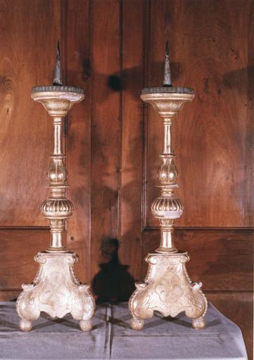 2 chandeliers, bois et plâtre doré - © Ministère de la Culture (France), Médiathèque du patrimoine et de la photographie (objets mobiliers), tous droits réservés