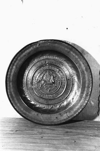 plat de quête au lion de saint Marc, cuivre repoussé - © Ministère de la Culture (France), Médiathèque du patrimoine et de la photographie (objets mobiliers), tous droits réservés