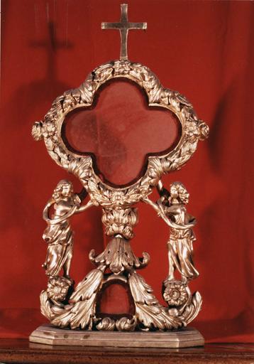 reliquaire, bois sculpté et doré - © Ministère de la Culture (France), Médiathèque du patrimoine et de la photographie (objets mobiliers), tous droits réservés