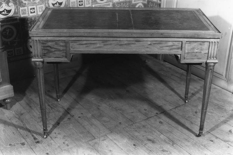 table à jeu, acajou, marqueteries incrustations - © Ministère de la Culture (France), Médiathèque du patrimoine et de la photographie (objets mobiliers), tous droits réservés
