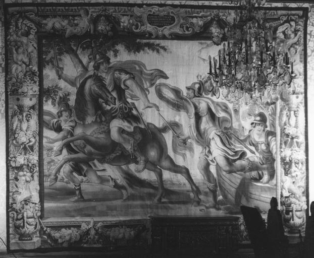 pièce murale : histoire d'Antoine et Cléopâtre : Le débarquement des Romains - © Ministère de la Culture (France), Médiathèque du patrimoine et de la photographie (objets mobiliers), tous droits réservés