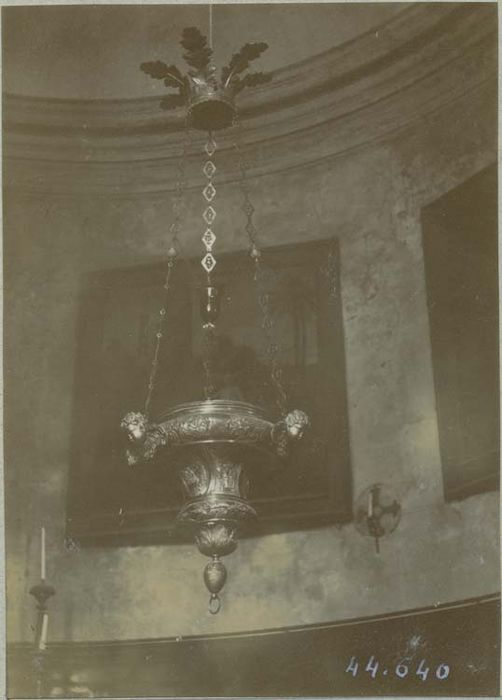 lampe de sanctuaire - © Ministère de la Culture (France), Médiathèque du patrimoine et de la photographie, diffusion RMN-GP
