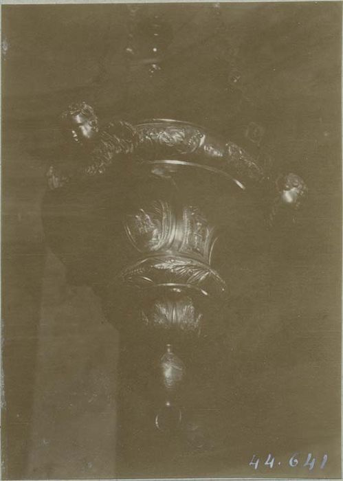 lampe de sanctuaire - © Ministère de la Culture (France), Médiathèque du patrimoine et de la photographie, diffusion RMN-GP