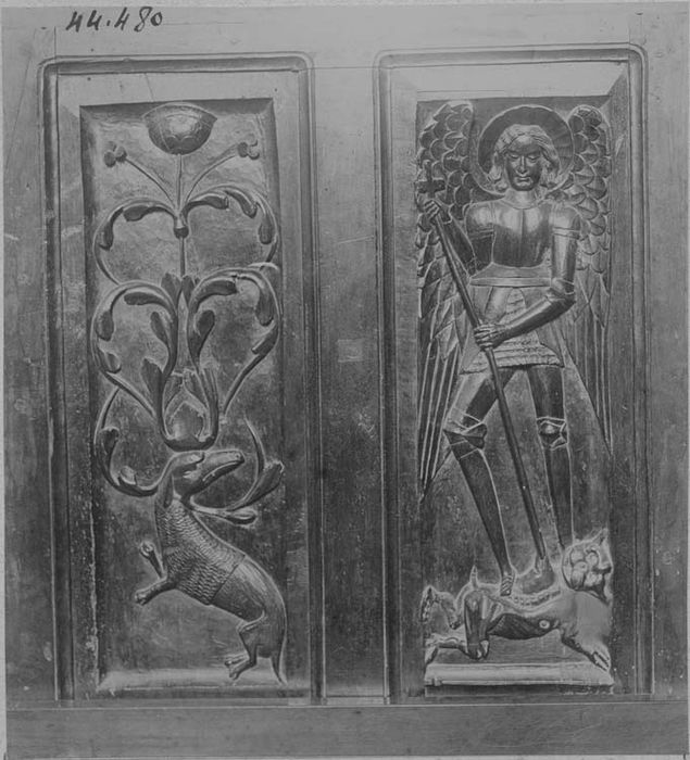 reliefs : ornements, saint Michel terrassant le démon - © Ministère de la Culture (France), Médiathèque du patrimoine et de la photographie, diffusion RMN-GP