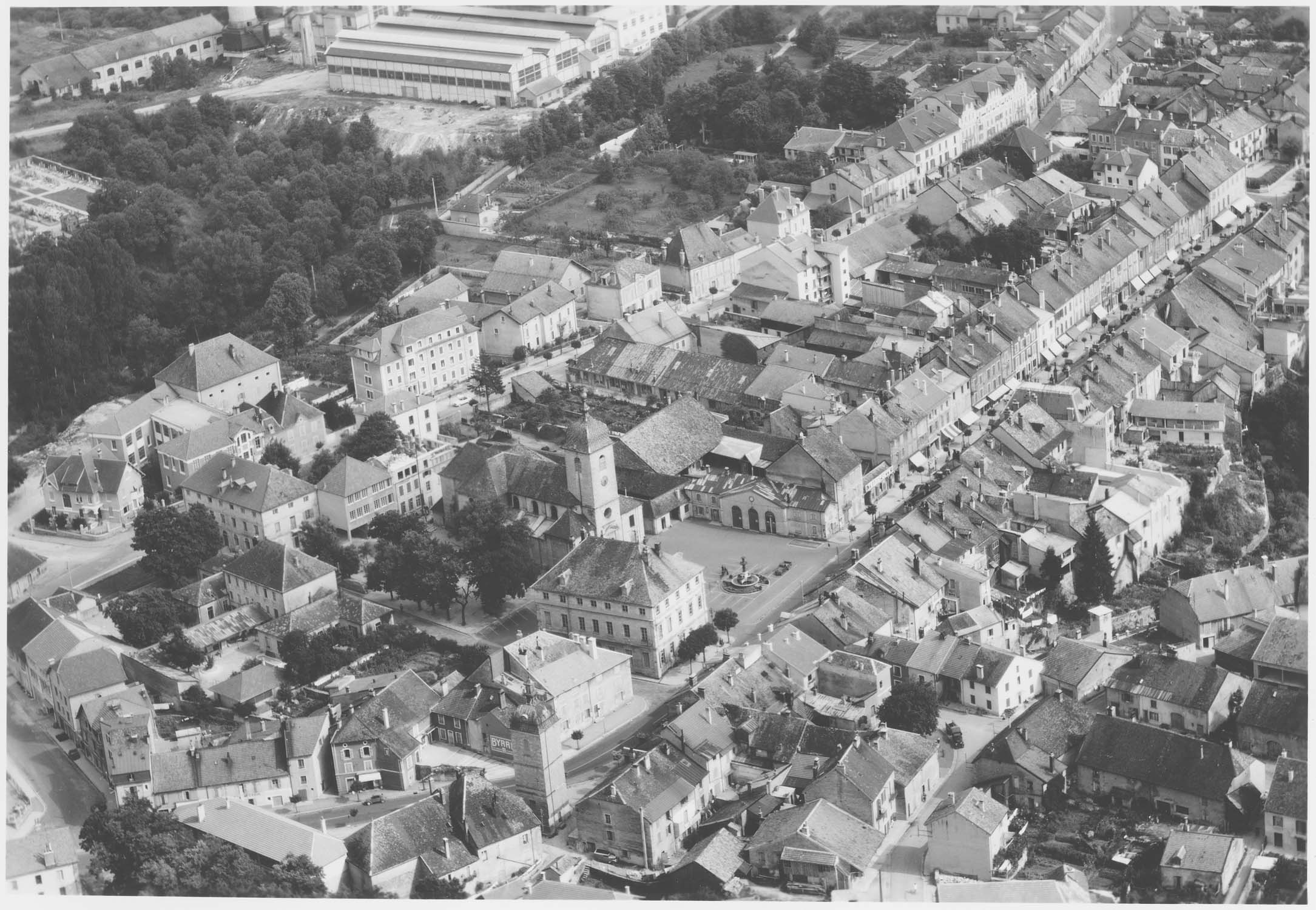 Place de l’église et rue principale