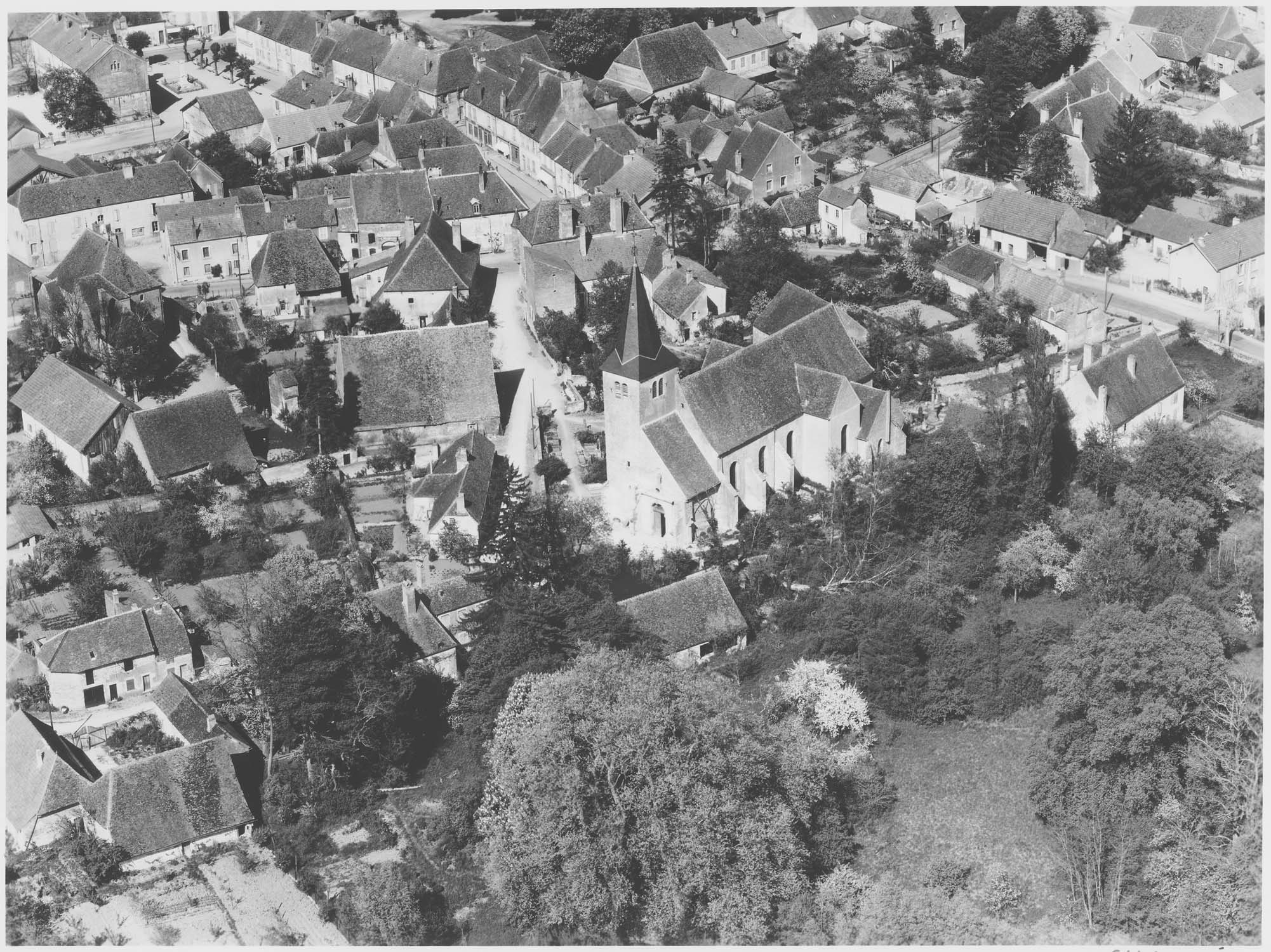 Vue de l’église et de ses environs