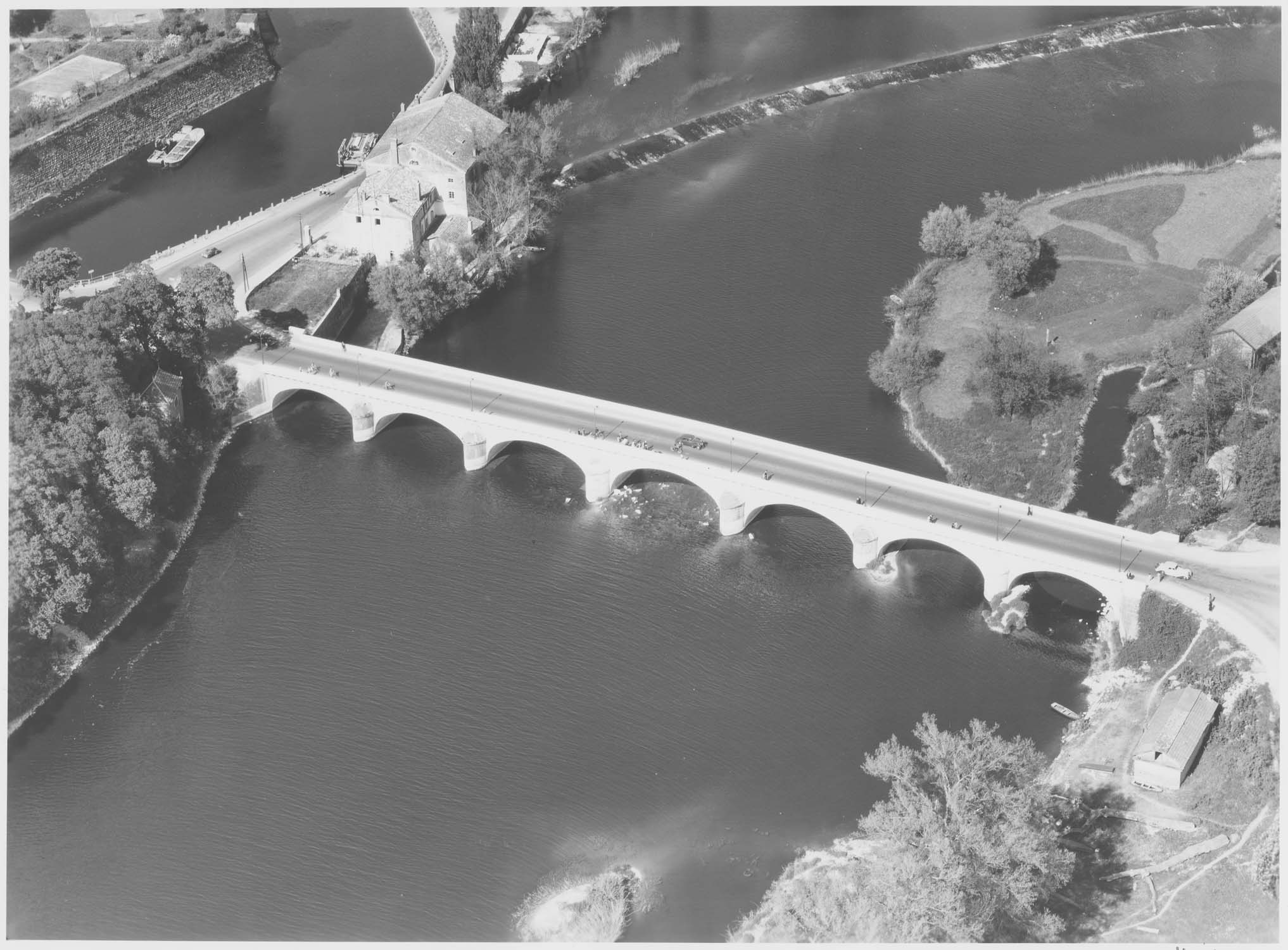 Vue du pont sur le Doubs