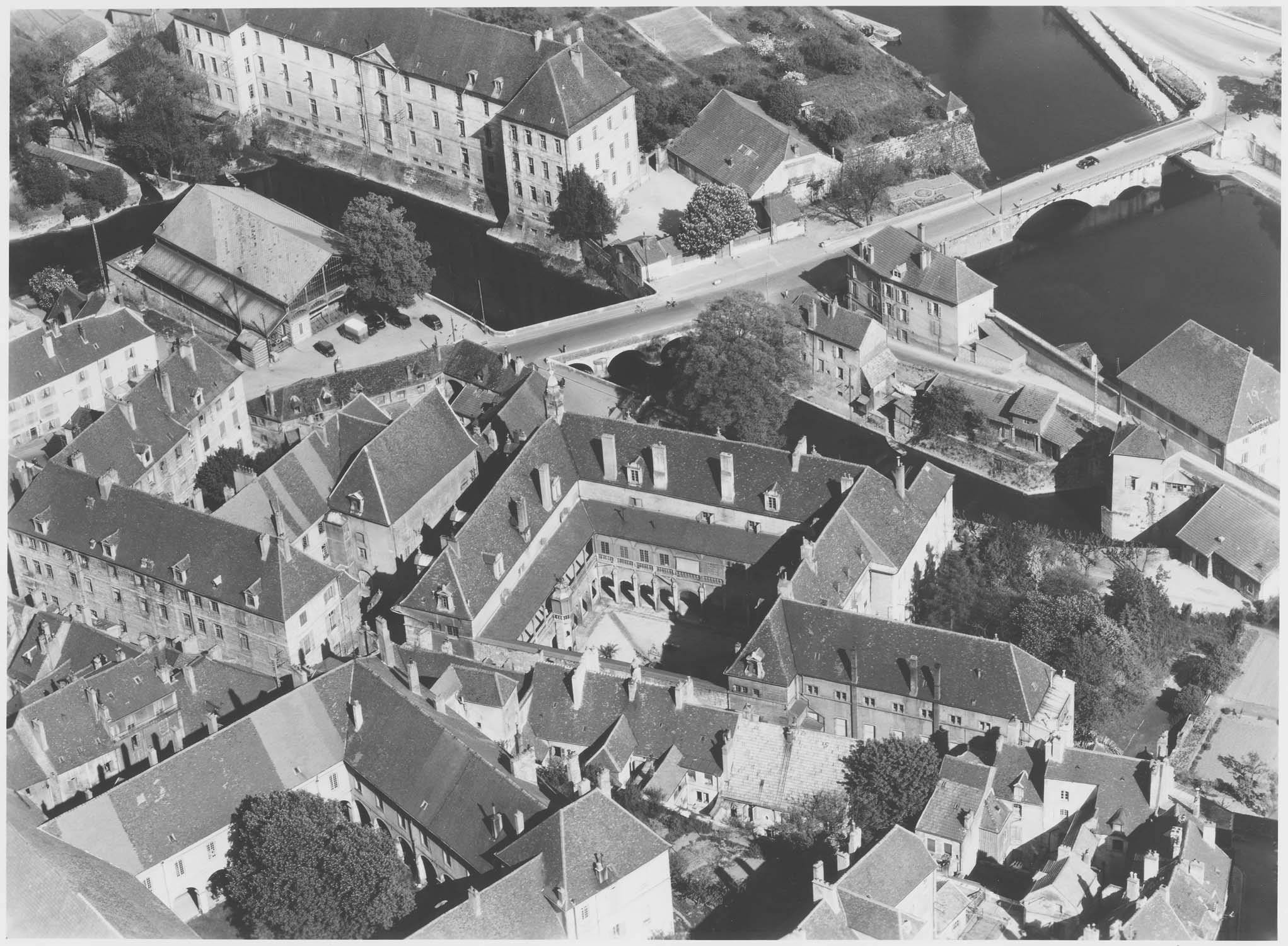 Hôpital de la Charité et bastion Saint-André