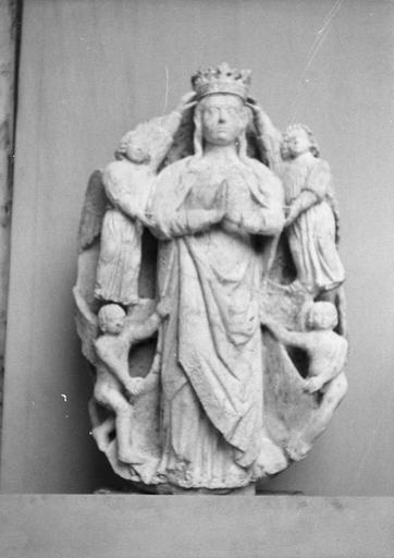 Groupe sculpté : L'Assomption de la Vierge, pierre sculptée ; après restauration