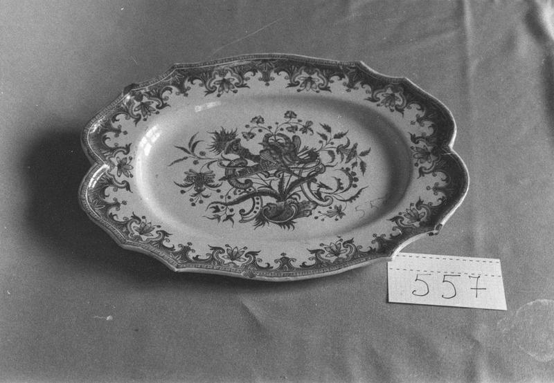 plat, vue générale - © Ministère de la Culture (France), Médiathèque du patrimoine et de la photographie (objets mobiliers), tous droits réservés