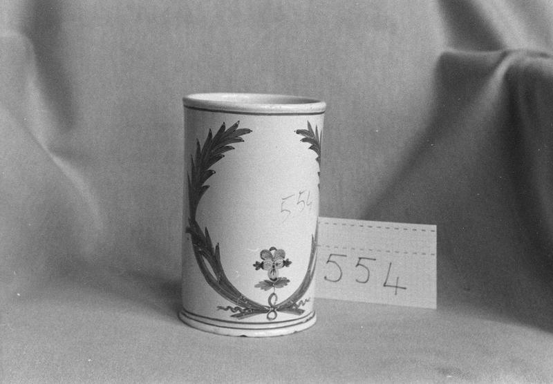 vase décoratif, vue générale - © Ministère de la Culture (France), Médiathèque du patrimoine et de la photographie (objets mobiliers), tous droits réservés