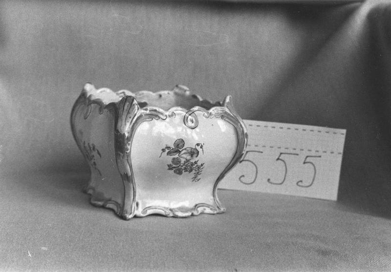 vase à fleurs (bouquetiers), vue générale - © Ministère de la Culture (France), Médiathèque du patrimoine et de la photographie (objets mobiliers), tous droits réservés