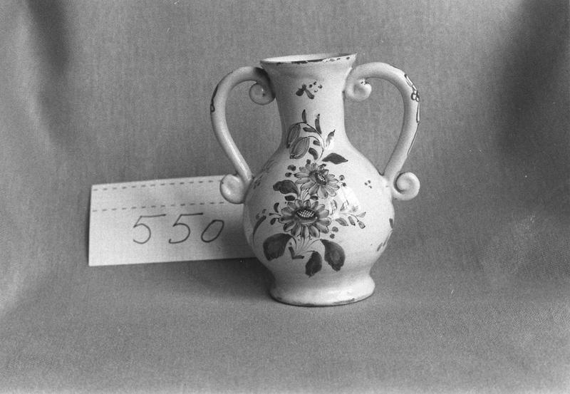 vase décoratif, vue générale - © Ministère de la Culture (France), Médiathèque du patrimoine et de la photographie (objets mobiliers), tous droits réservés