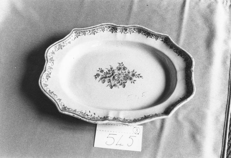 plat, vue générale - © Ministère de la Culture (France), Médiathèque du patrimoine et de la photographie (objets mobiliers), tous droits réservés