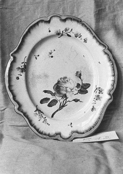 plat, vue générale - © Ministère de la Culture (France), Médiathèque du patrimoine et de la photographie (objets mobiliers), tous droits réservés