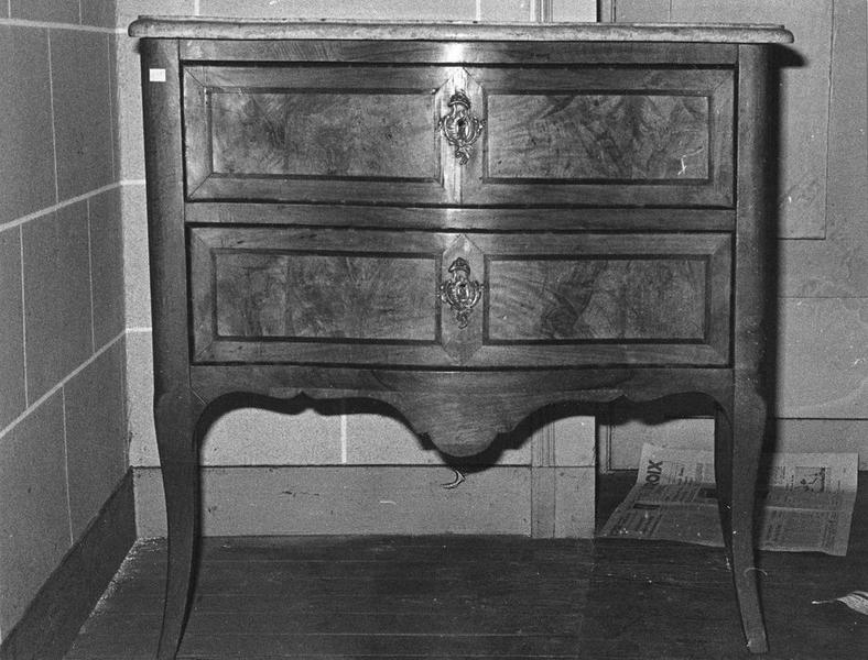 commode, vue générale - © Ministère de la Culture (France), Médiathèque du patrimoine et de la photographie (objets mobiliers), tous droits réservés