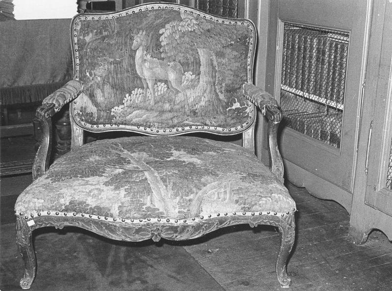 fauteuil, vue générale - © Ministère de la Culture (France), Médiathèque du patrimoine et de la photographie (objets mobiliers), tous droits réservés