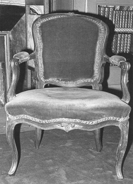 fauteuil, vue générale - © Ministère de la Culture (France), Médiathèque du patrimoine et de la photographie (objets mobiliers), tous droits réservés