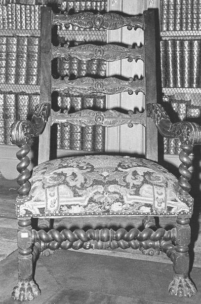 fauteuil, vue générale - © Ministère de la Culture (France), Médiathèque du patrimoine et de la photographie (objets mobiliers), tous droits réservés