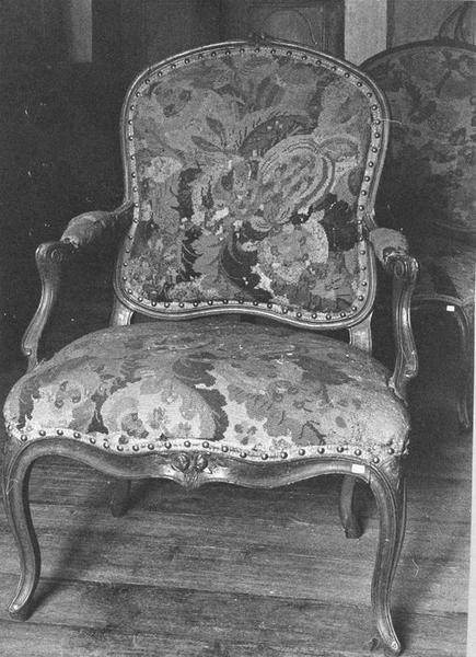 fauteuil, vue générale - © Ministère de la Culture (France), Médiathèque du patrimoine et de la photographie (objets mobiliers), tous droits réservés