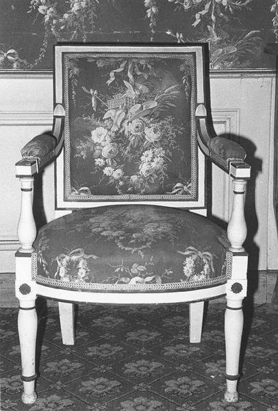 fauteuil, vue générale - © Ministère de la Culture (France), Médiathèque du patrimoine et de la photographie (objets mobiliers), tous droits réservés