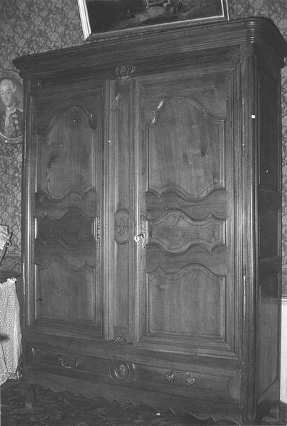 armoire, vue générale - © Ministère de la Culture (France), Médiathèque du patrimoine et de la photographie (objets mobiliers), tous droits réservés