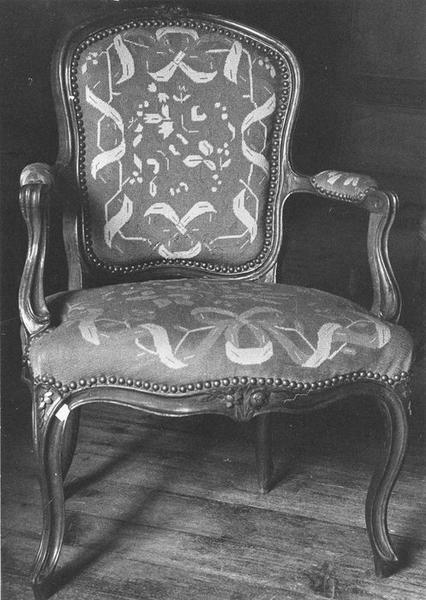 fauteuil, vue générale - © Ministère de la Culture (France), Médiathèque du patrimoine et de la photographie (objets mobiliers), tous droits réservés