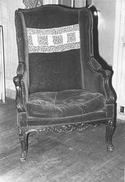 fauteuil, vue générale - © Ministère de la Culture (France), Médiathèque du patrimoine et de la photographie (objets mobiliers), tous droits réservés