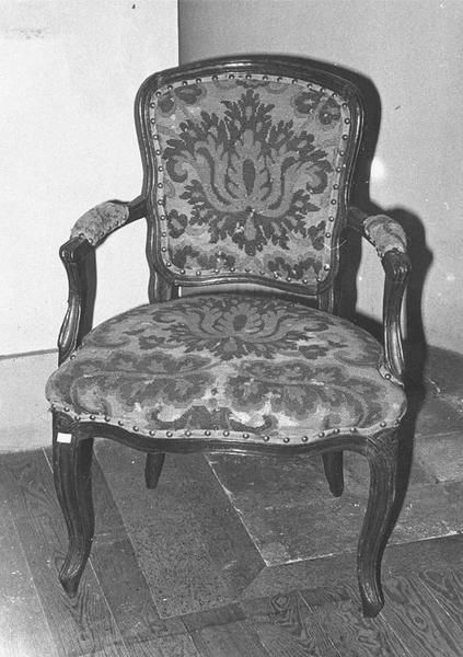 fauteuil, vue générale - © Ministère de la Culture (France), Médiathèque du patrimoine et de la photographie (objets mobiliers), tous droits réservés