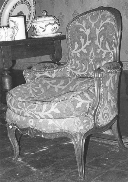 fauteuil, vue générale - © Ministère de la Culture (France), Médiathèque du patrimoine et de la photographie (objets mobiliers), tous droits réservés