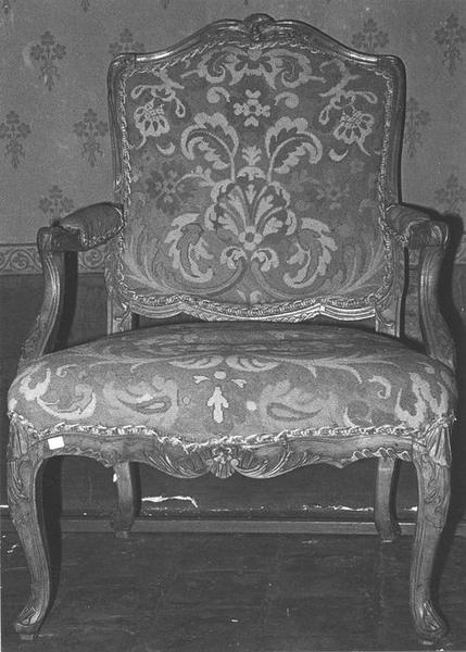 fauteuil, vue générale - © Ministère de la Culture (France), Médiathèque du patrimoine et de la photographie (objets mobiliers), tous droits réservés