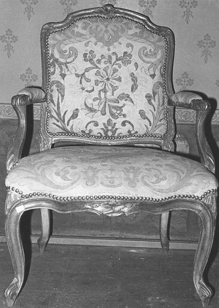 fauteuil, vue générale - © Ministère de la Culture (France), Médiathèque du patrimoine et de la photographie (objets mobiliers), tous droits réservés