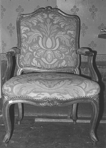 fauteuil, vue générale - © Ministère de la Culture (France), Médiathèque du patrimoine et de la photographie (objets mobiliers), tous droits réservés