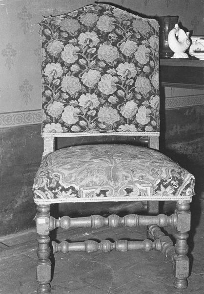 chaise, vue générale - © Ministère de la Culture (France), Médiathèque du patrimoine et de la photographie (objets mobiliers), tous droits réservés