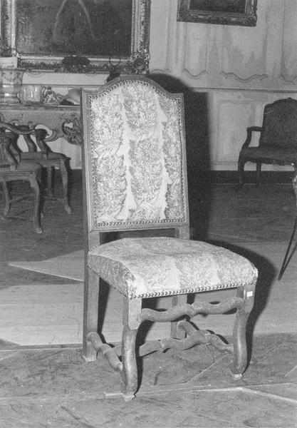 chaise, vue générale - © Ministère de la Culture (France), Médiathèque du patrimoine et de la photographie (objets mobiliers), tous droits réservés