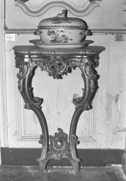 console, vue générale - © Ministère de la Culture (France), Médiathèque du patrimoine et de la photographie (objets mobiliers), tous droits réservés