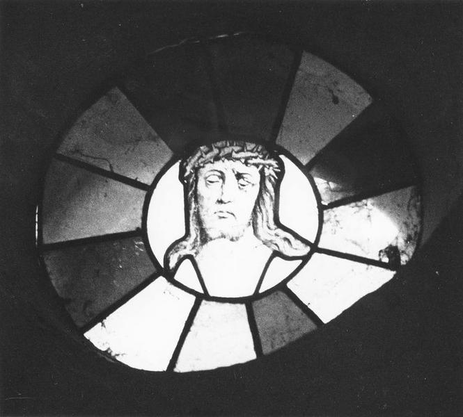 verrière : Le Christ couronné d'épines, vue générale - © Ministère de la Culture (France), Médiathèque du patrimoine et de la photographie (objets mobiliers), tous droits réservés