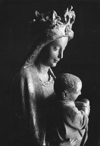 Statue : Vierge à l'Enfant