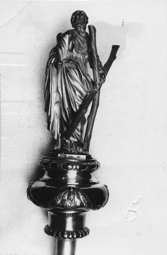 Bâton de chantre surmonté d'une statuette représentant saint André, argent