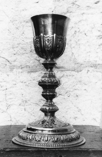 Calice au décor foisonnant de motifs végétaux et godrons, argent doré - © Ministère de la Culture (France), Médiathèque du patrimoine et de la photographie (objets mobiliers), tous droits réservés