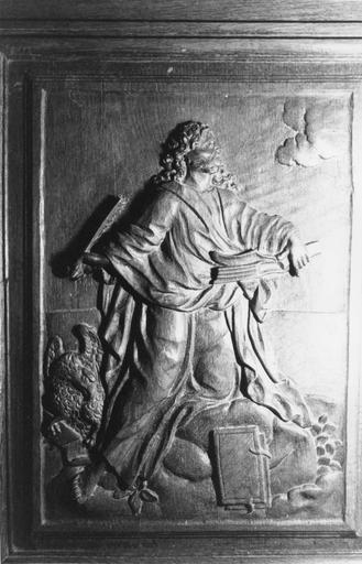 Chaire à prêcher : Saint Jean, détail d'un panneau du garde-corps de tribune, bois sculpté - © Ministère de la Culture (France), Médiathèque du patrimoine et de la photographie (objets mobiliers), tous droits réservés