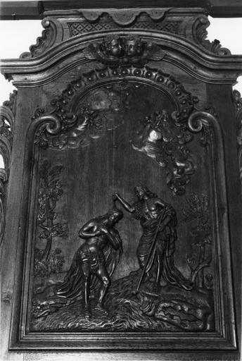 Retable des fonts baptismaux : Le Baptême du Christ, bois sculpté en bas-relief - © Ministère de la Culture (France), Médiathèque du patrimoine et de la photographie (objets mobiliers), tous droits réservés