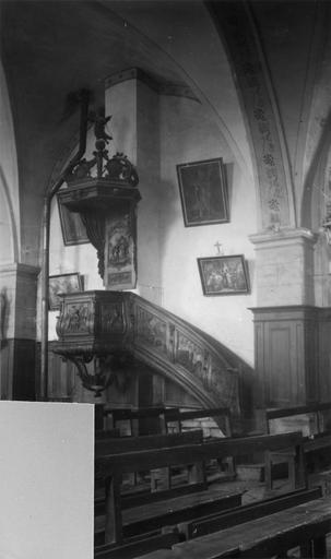 Chaire à prêcher au garde-corps de tribune de forme mouvementée, sculptée en bas-relief de scènes bibliques, bois sculpté - © Ministère de la Culture (France), Médiathèque du patrimoine et de la photographie (objets mobiliers), tous droits réservés