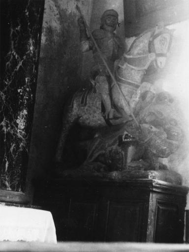 Groupe sculpté : Saint Georges terrassant le dragon