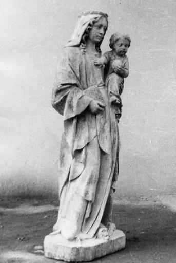 Groupe sculpté : Vierge à l'Enfant, pierre sculptée - © Ministère de la Culture (France), Médiathèque du patrimoine et de la photographie (objets mobiliers), tous droits réservés