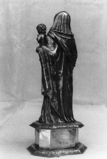 Statuette-reliquaire : Vierge à l'Enfant, argent (dos)