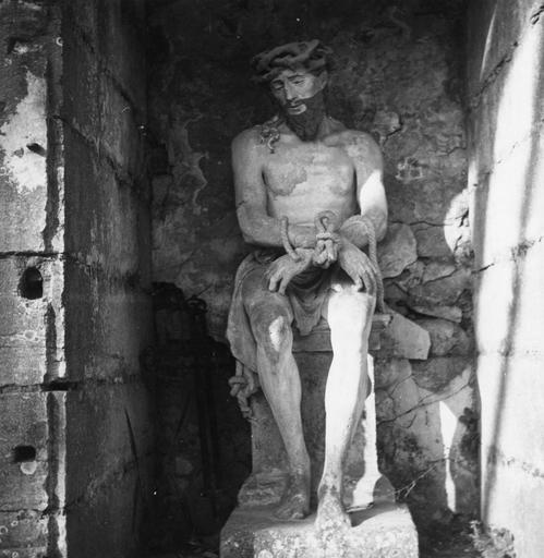 Statue : Christ aux liens, pierre sculptée, peinte - © Ministère de la Culture (France), Médiathèque du patrimoine et de la photographie (objets mobiliers), tous droits réservés