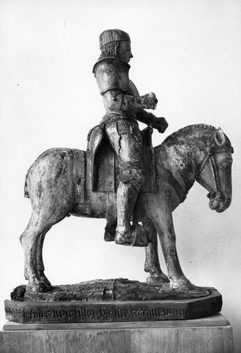 Statue : Saint Gengoul à cheval, bois sculpté, peint - © Ministère de la Culture (France), Médiathèque du patrimoine et de la photographie (objets mobiliers), tous droits réservés