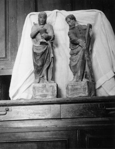 3 statues : Saint Jean l'Evangéliste, Saint André, Saint Thomas